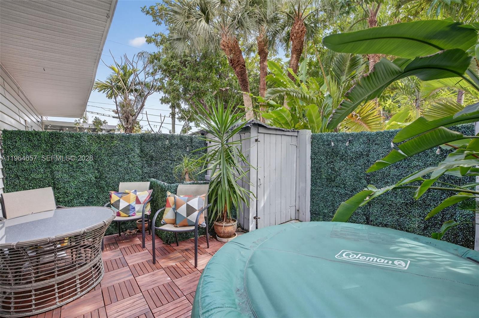 RESUBDIVISION OF LINDA TE - Residential