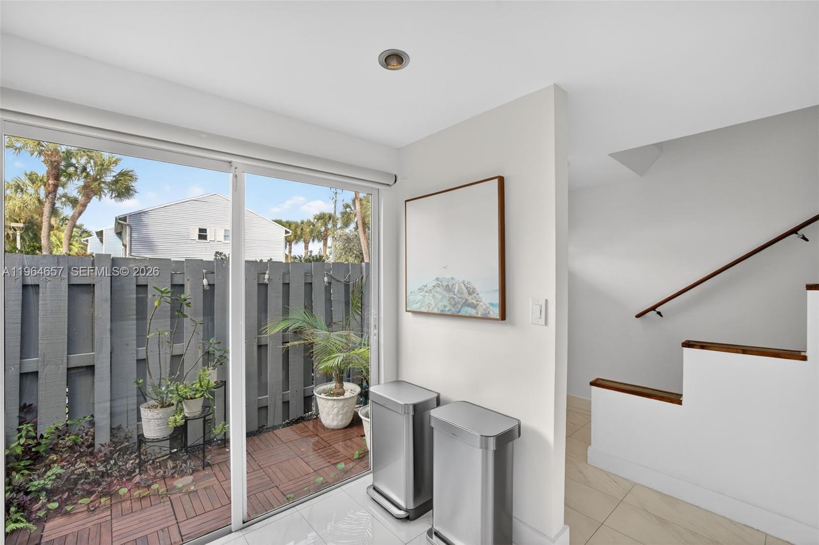 RESUBDIVISION OF LINDA TE - Residential