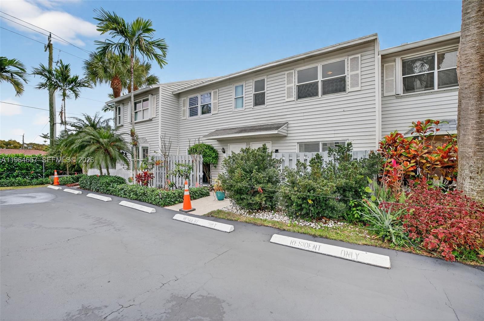 RESUBDIVISION OF LINDA TE - Residential