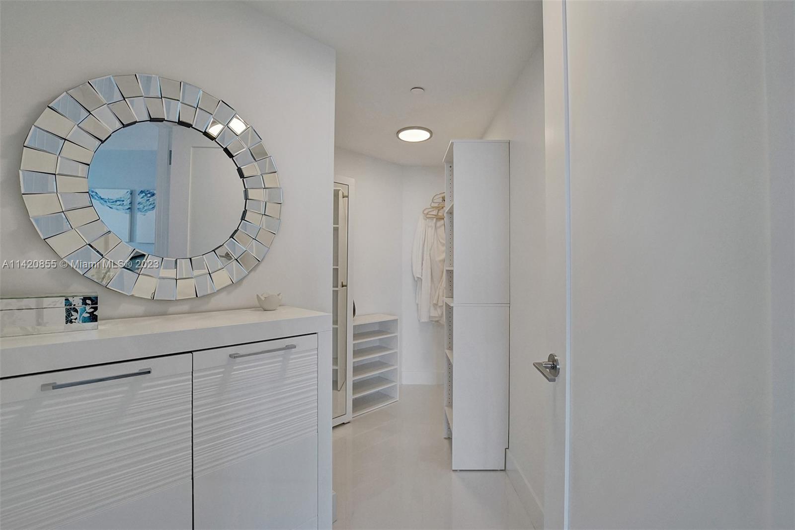 100 LAS OLAS CONDO - Residential