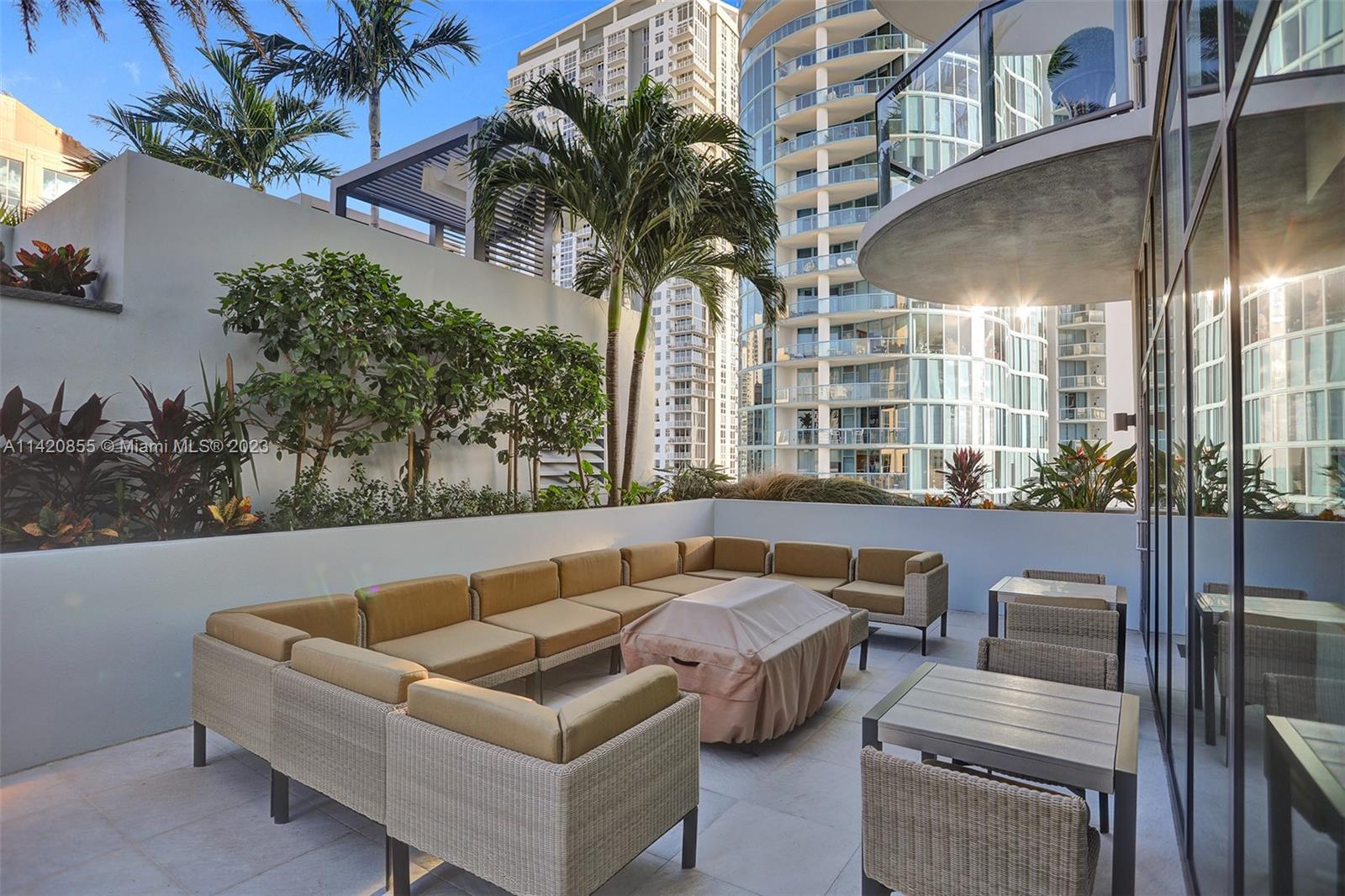 100 LAS OLAS CONDO - Residential