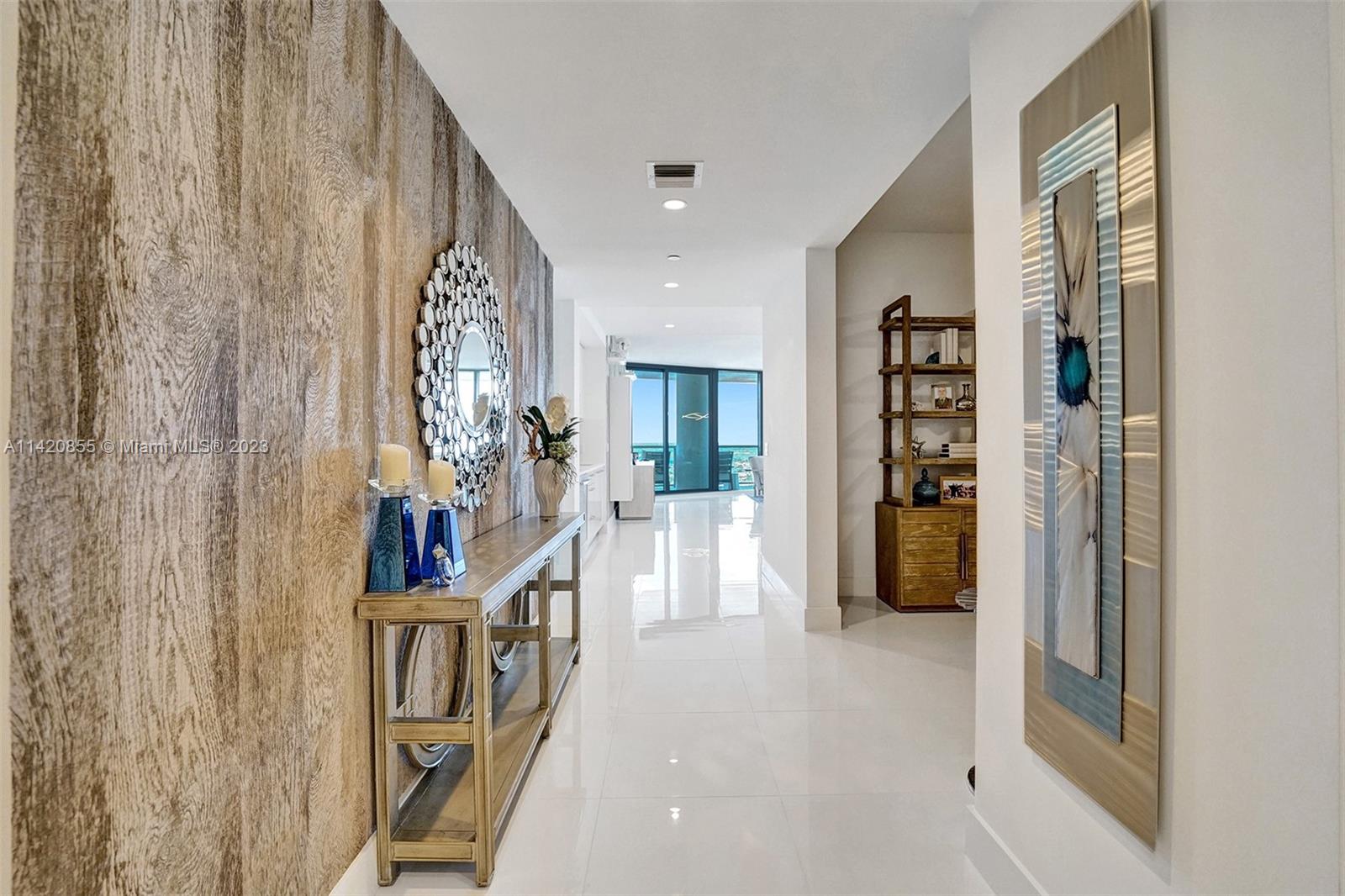 100 LAS OLAS CONDO - Residential