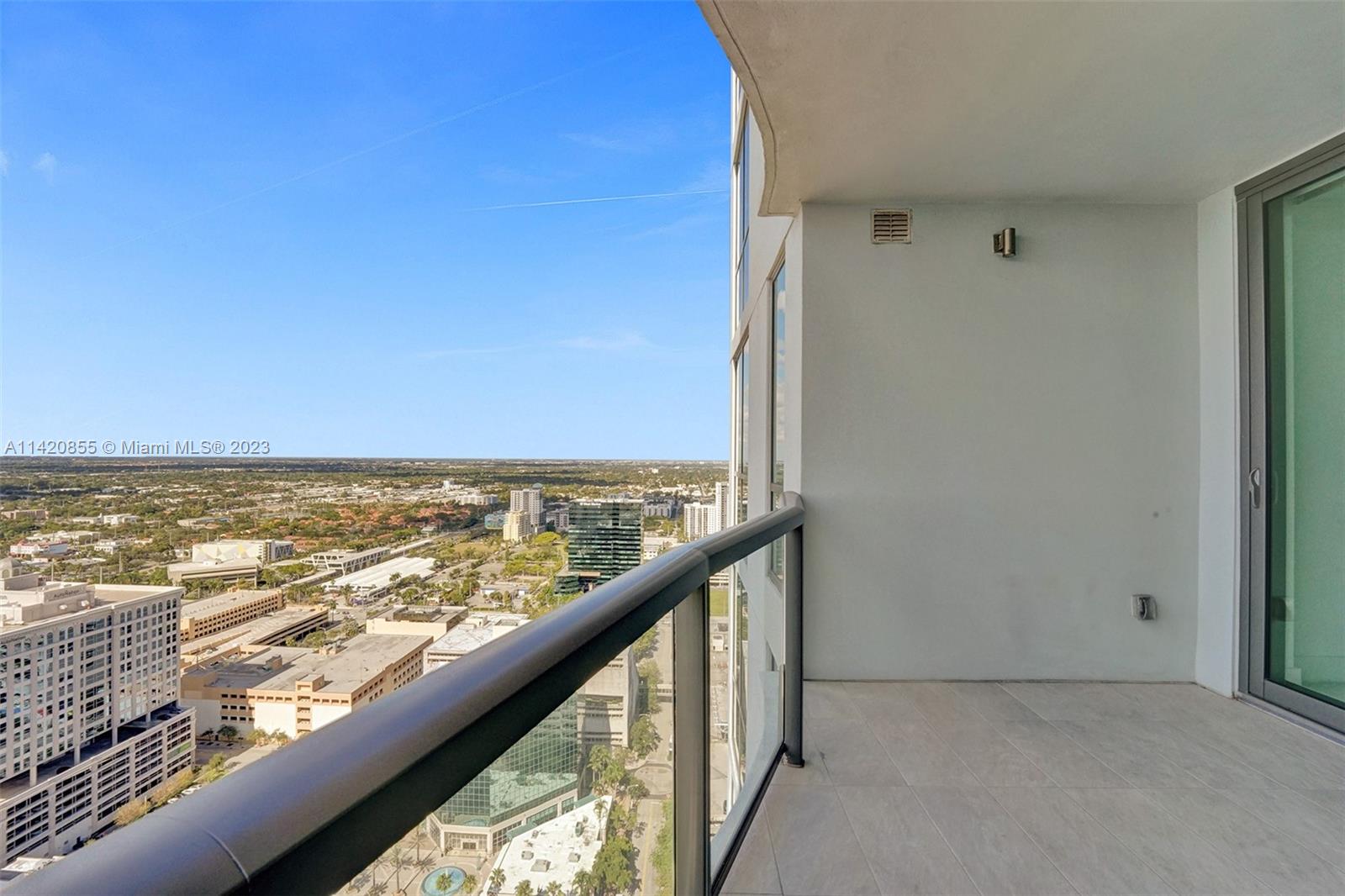 100 LAS OLAS CONDO - Residential