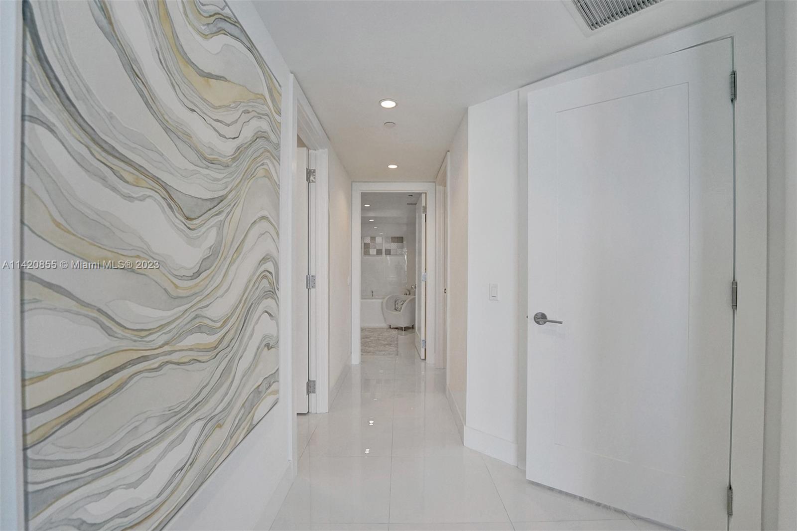 100 LAS OLAS CONDO - Residential