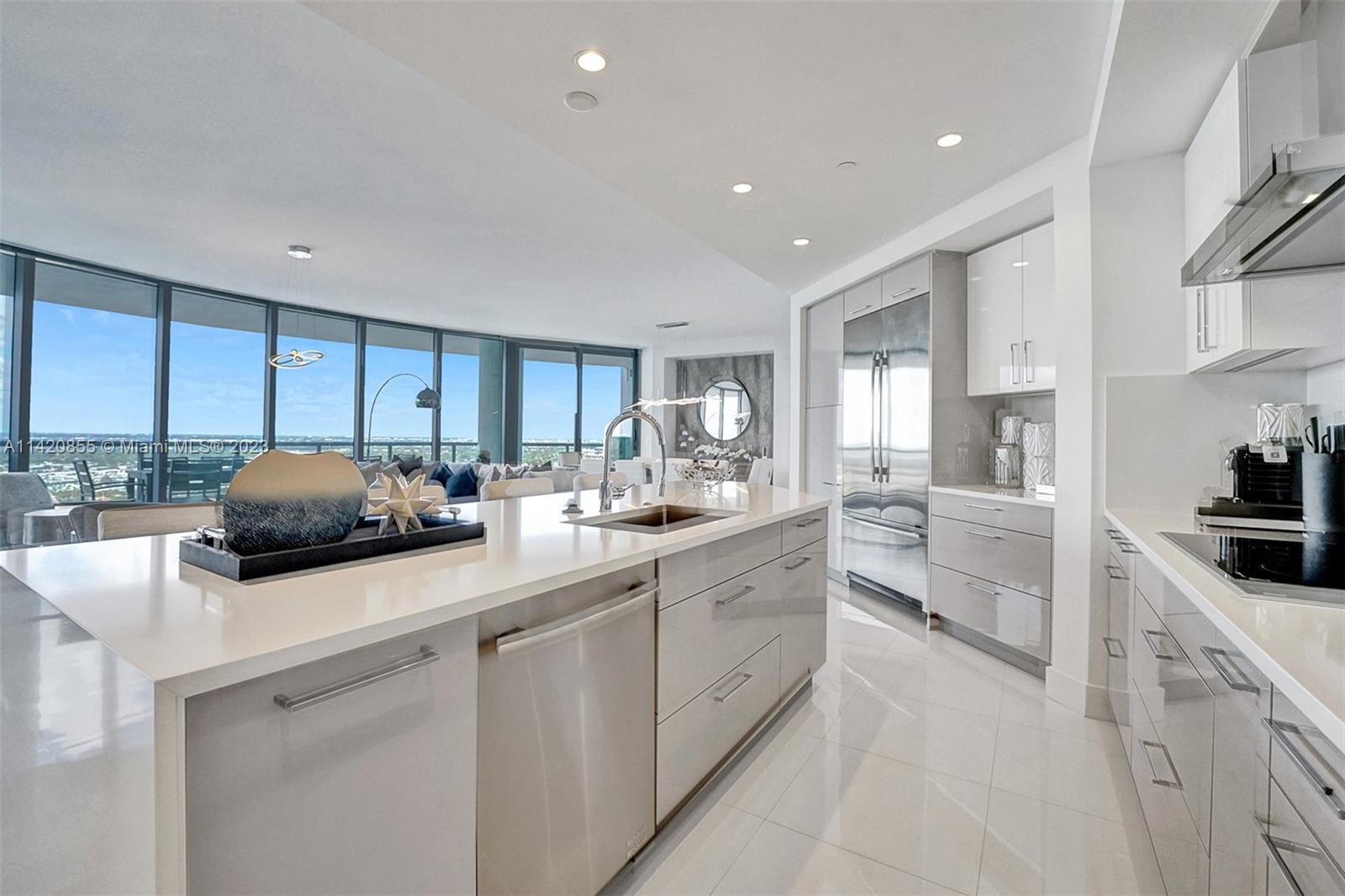 100 LAS OLAS CONDO - Residential