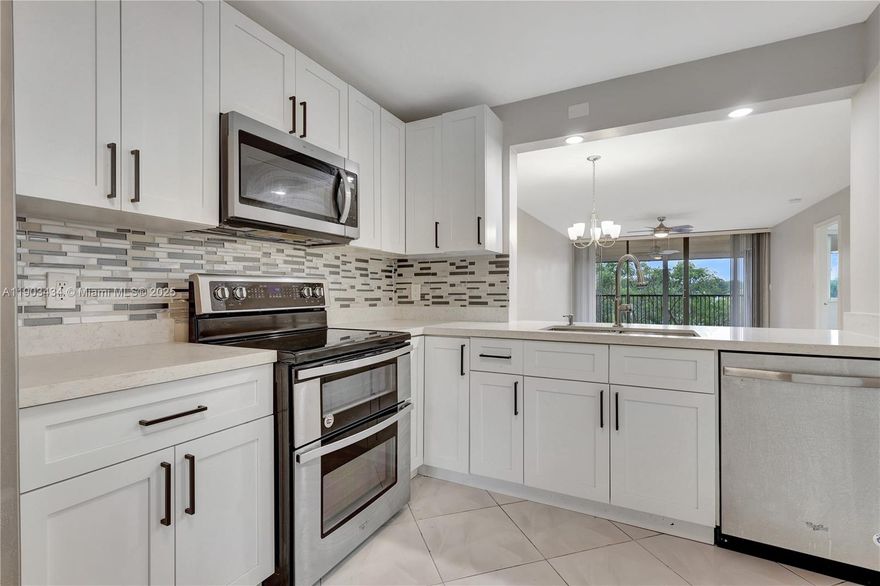 Bright, spacious, and beautifully updated! This 2-bedroom, 2-bath corner unit in Plantation offers modern living with a relaxing lake view and the peaceful sound of the water fountain right outside your window. The open layout, large bedrooms, and renovated kitchen and baths make this condo both stylish and comfortable.
Enjoy a private balcony perfect for morning coffee or unwinding after work. The community features a sparkling pool, clubhouse, and plenty of guest parking — all in a quiet, well-kept neighborhood close to shopping, dining, and major highways.
Move-in ready and designed for easy living — this is the perfect place to call home!