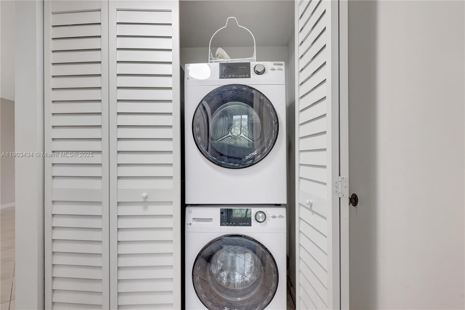 JACARANDA HEIGHTS CONDO - Residential Lease