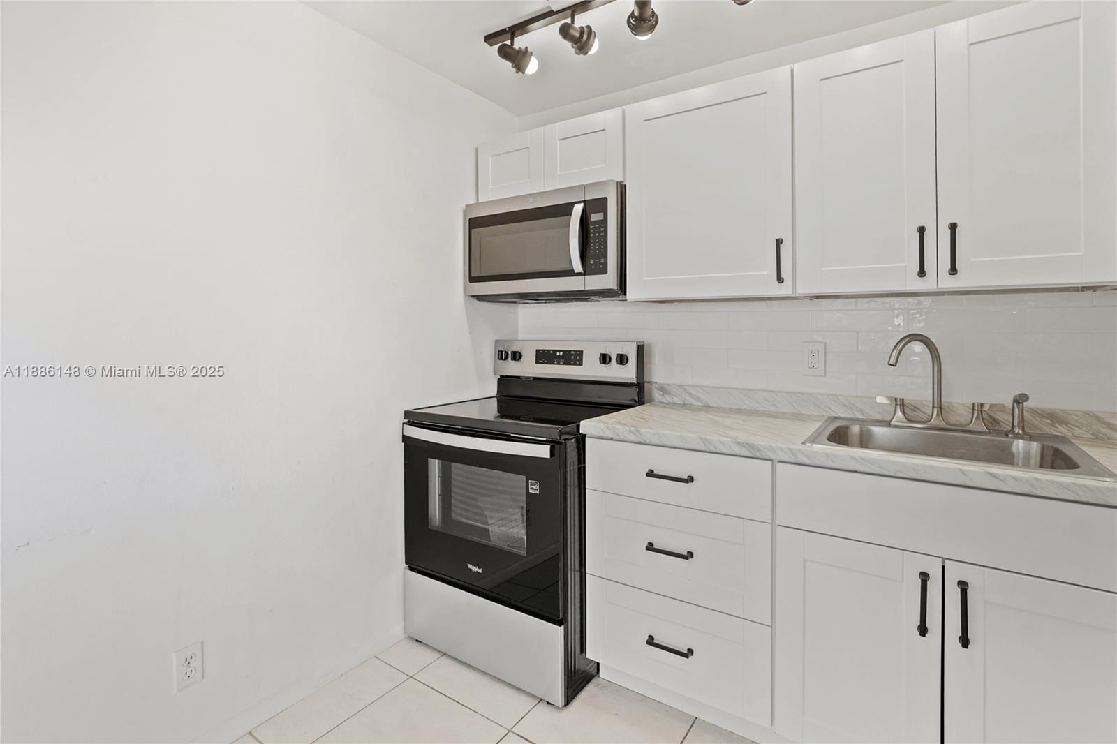WELLINGTON CONDOS - Residential
