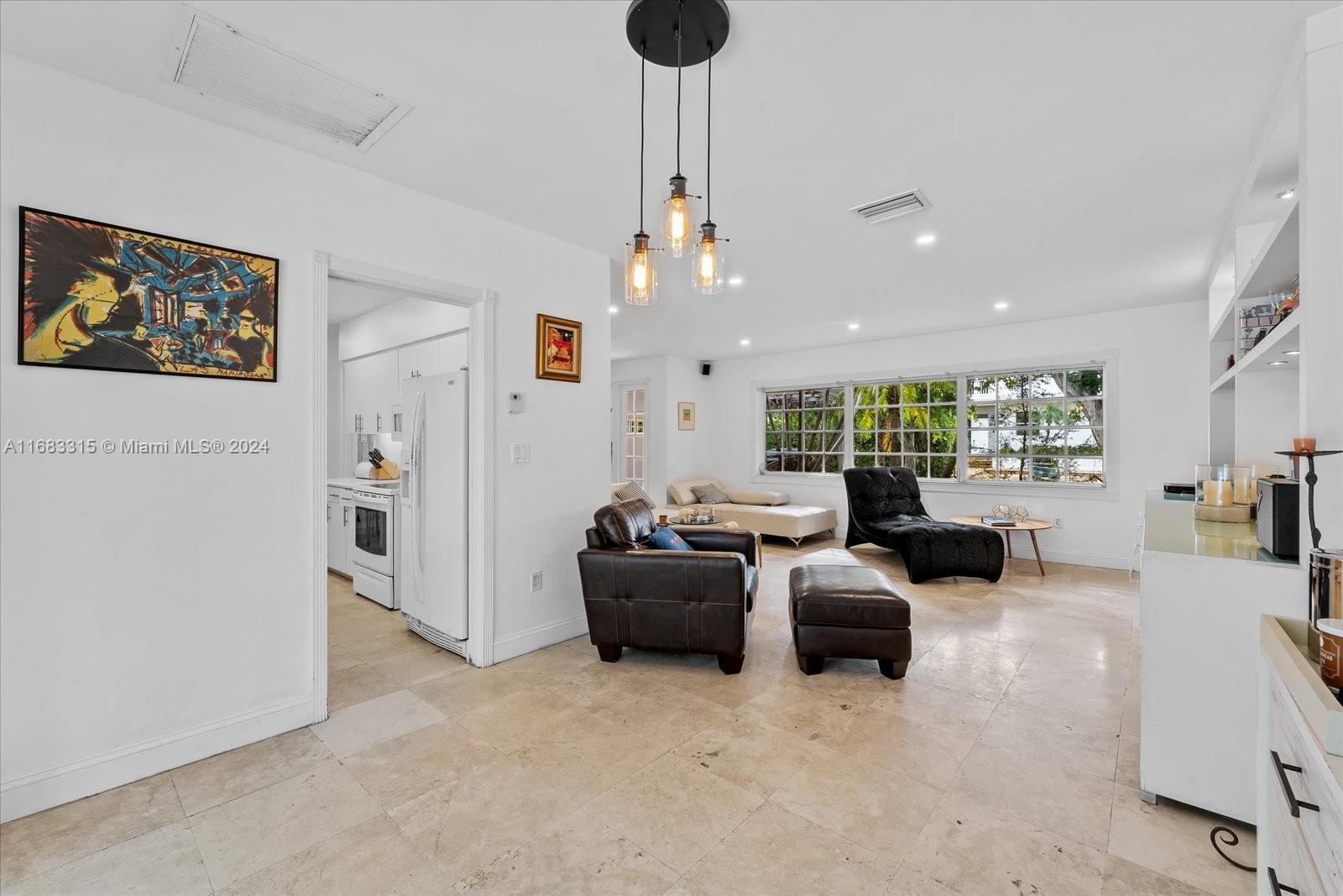 TROPICAL ISLE HOMES SUB 4 - Residential