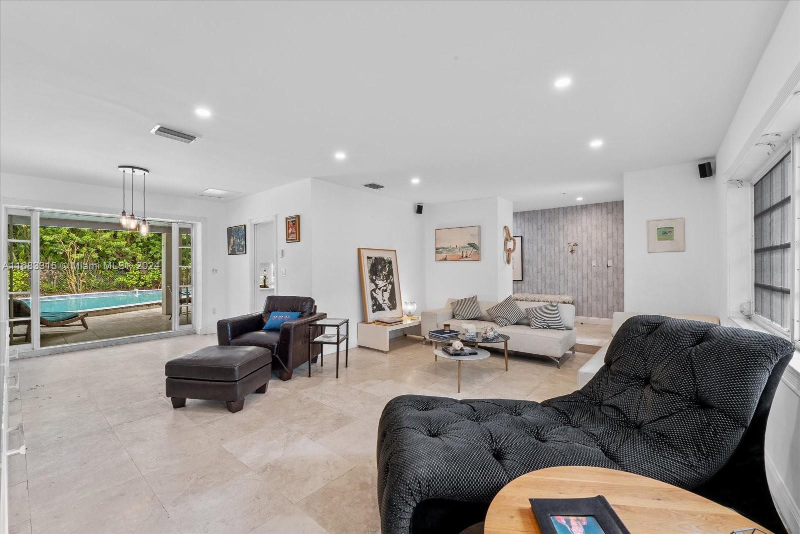 TROPICAL ISLE HOMES SUB 4 - Residential