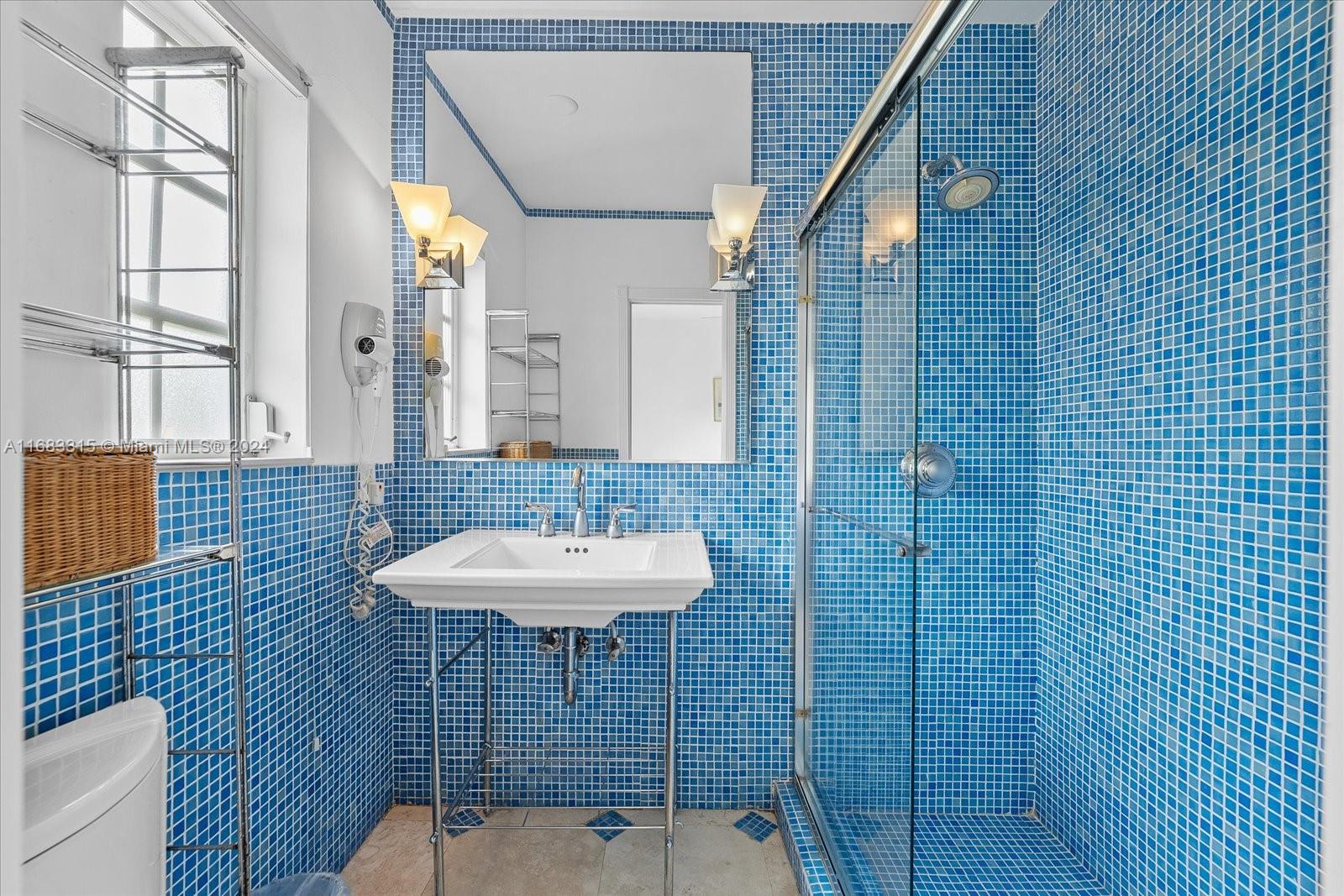 TROPICAL ISLE HOMES SUB 4 - Residential