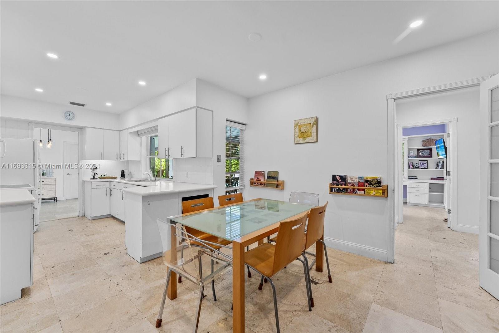 TROPICAL ISLE HOMES SUB 4 - Residential