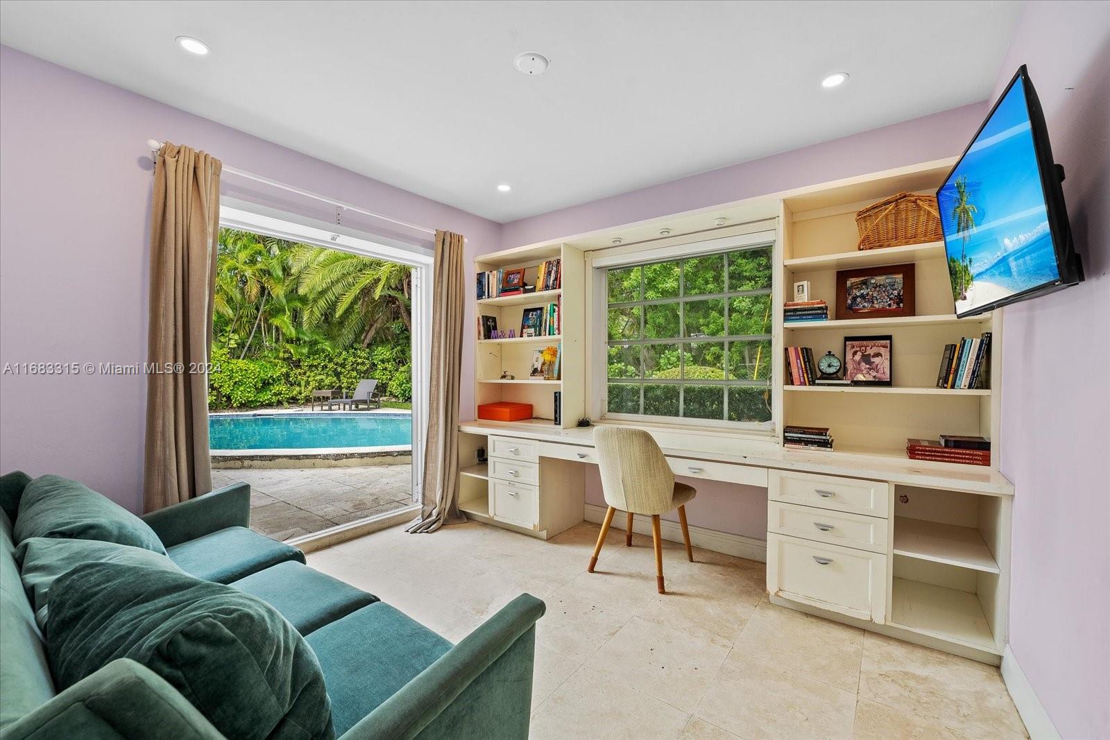 TROPICAL ISLE HOMES SUB 4 - Residential