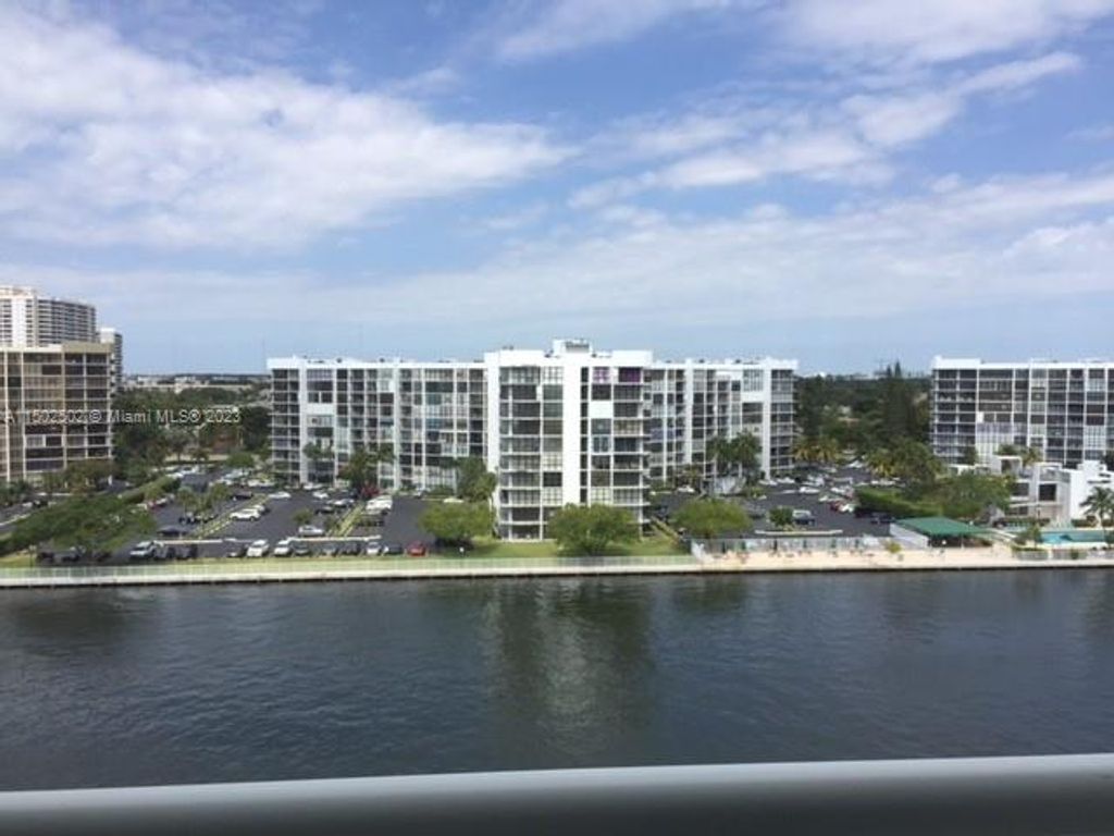 Photo of 3000 S Ocean Dr #816, Hollywood, FL 33019 (MLS # A11502502)