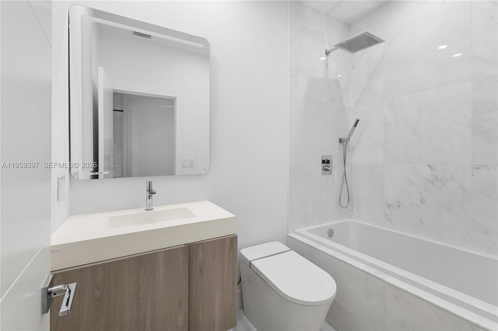 DORAL ISLES NORTH SEC ONE - Residential