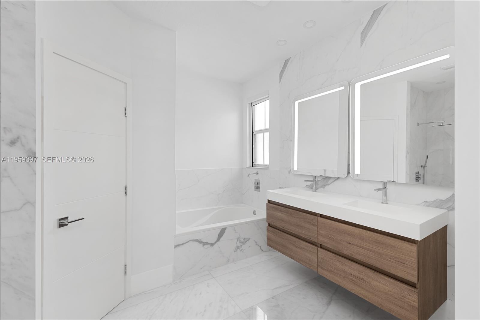 DORAL ISLES NORTH SEC ONE - Residential