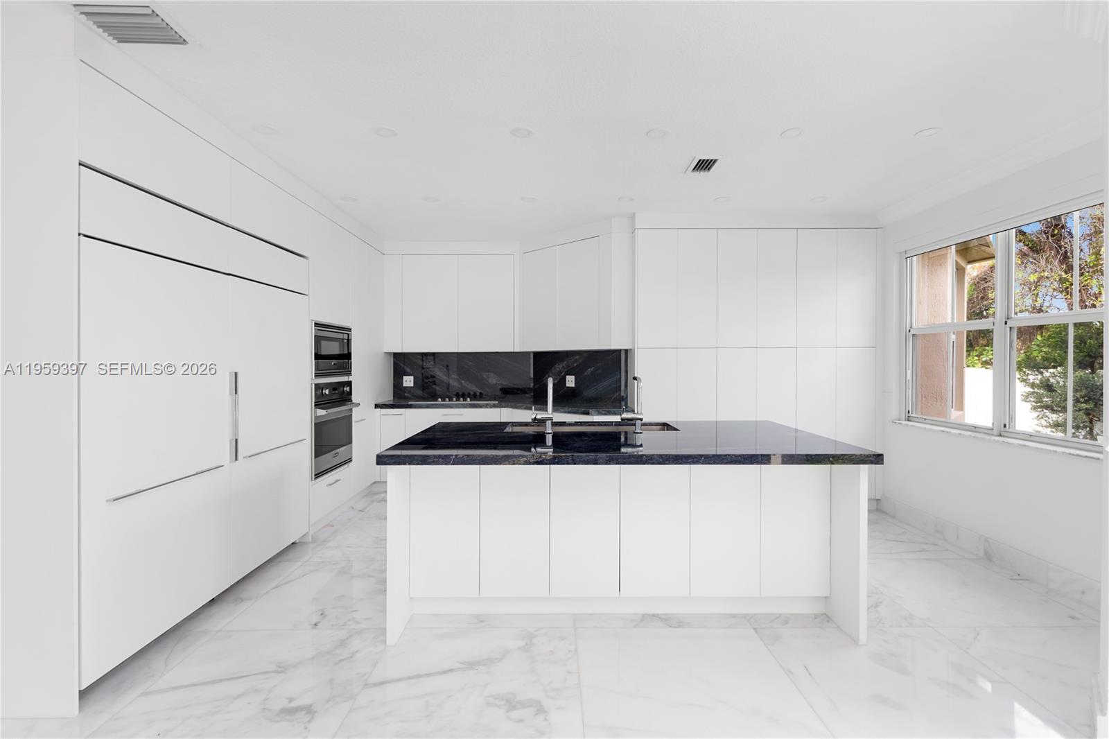 DORAL ISLES NORTH SEC ONE - Residential