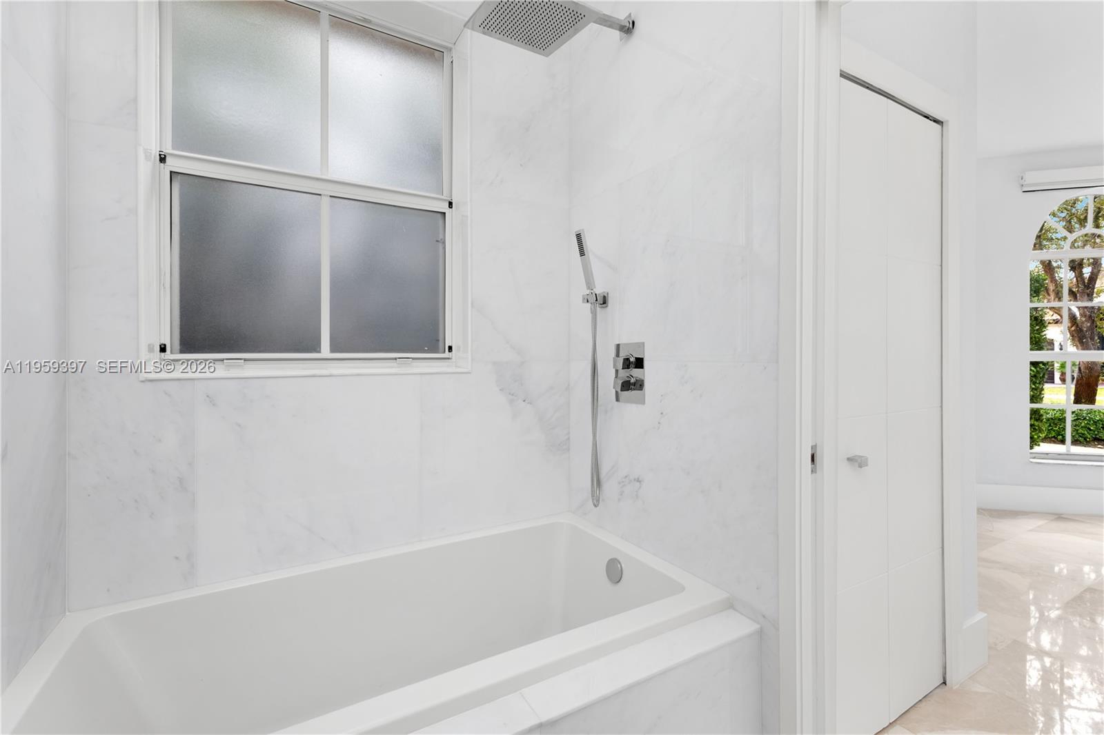 DORAL ISLES NORTH SEC ONE - Residential