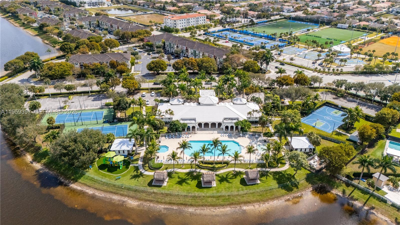 DORAL ISLES NORTH SEC ONE - Residential