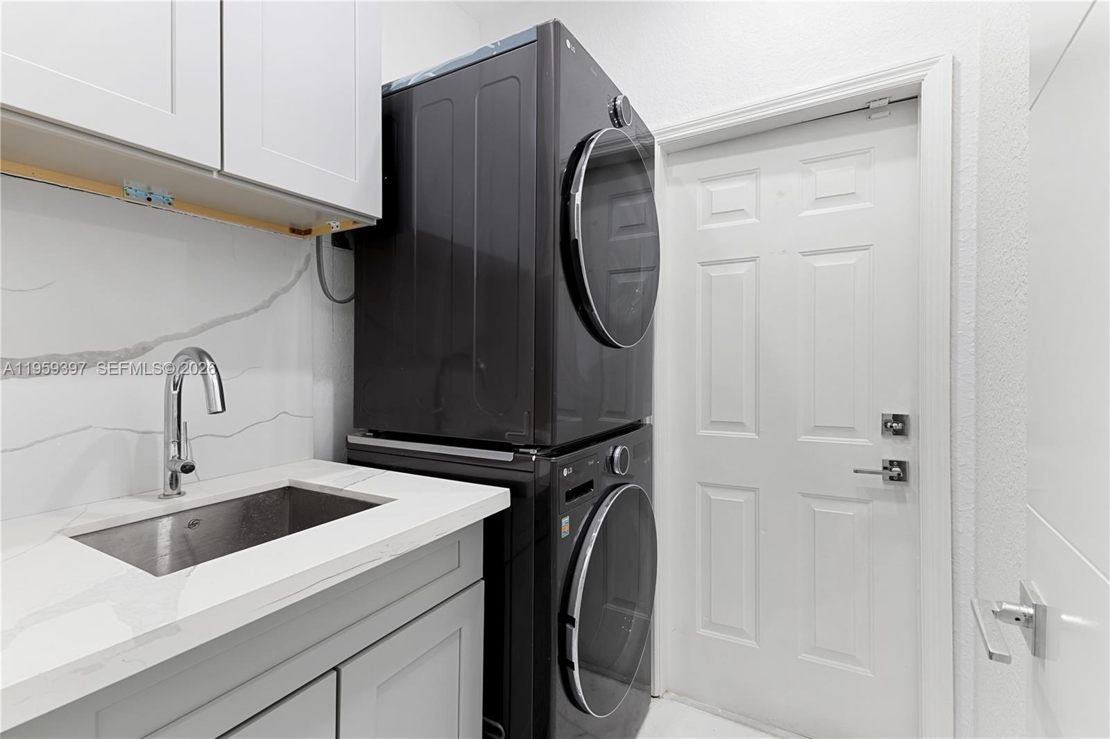 DORAL ISLES NORTH SEC ONE - Residential