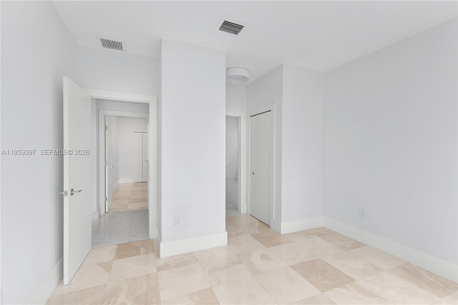 DORAL ISLES NORTH SEC ONE - Residential