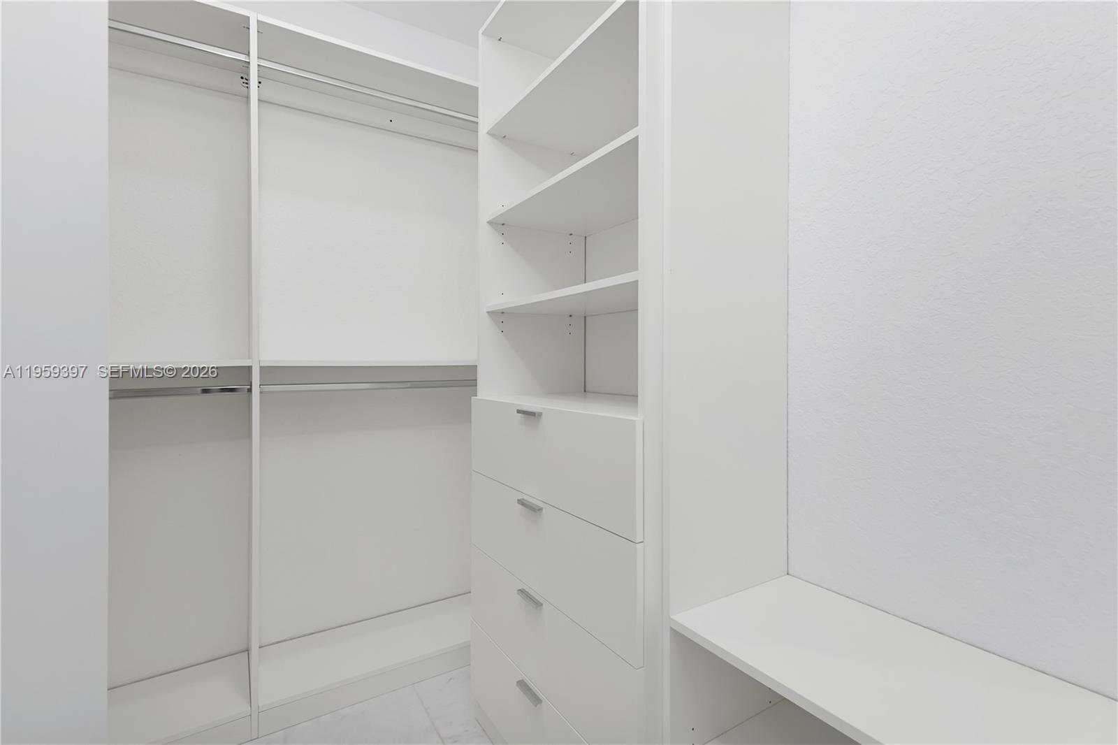 DORAL ISLES NORTH SEC ONE - Residential