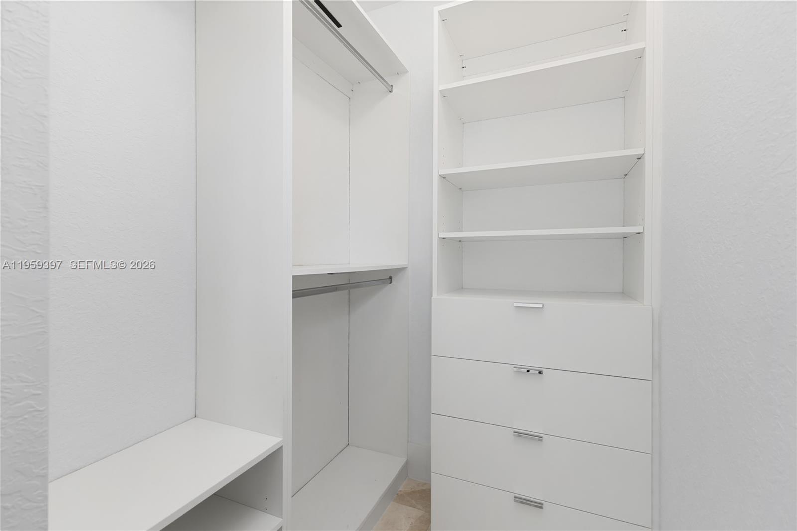 DORAL ISLES NORTH SEC ONE - Residential