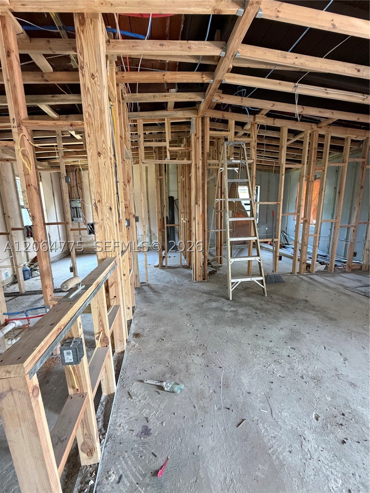 2732 NW 5th St