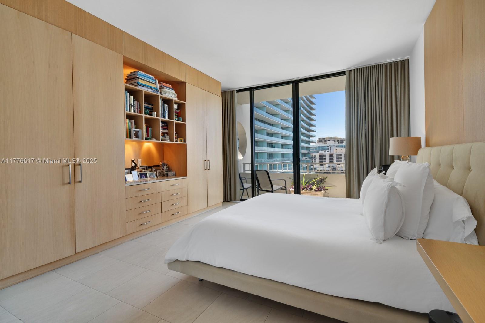 KENILWORTH CONDO - Residential