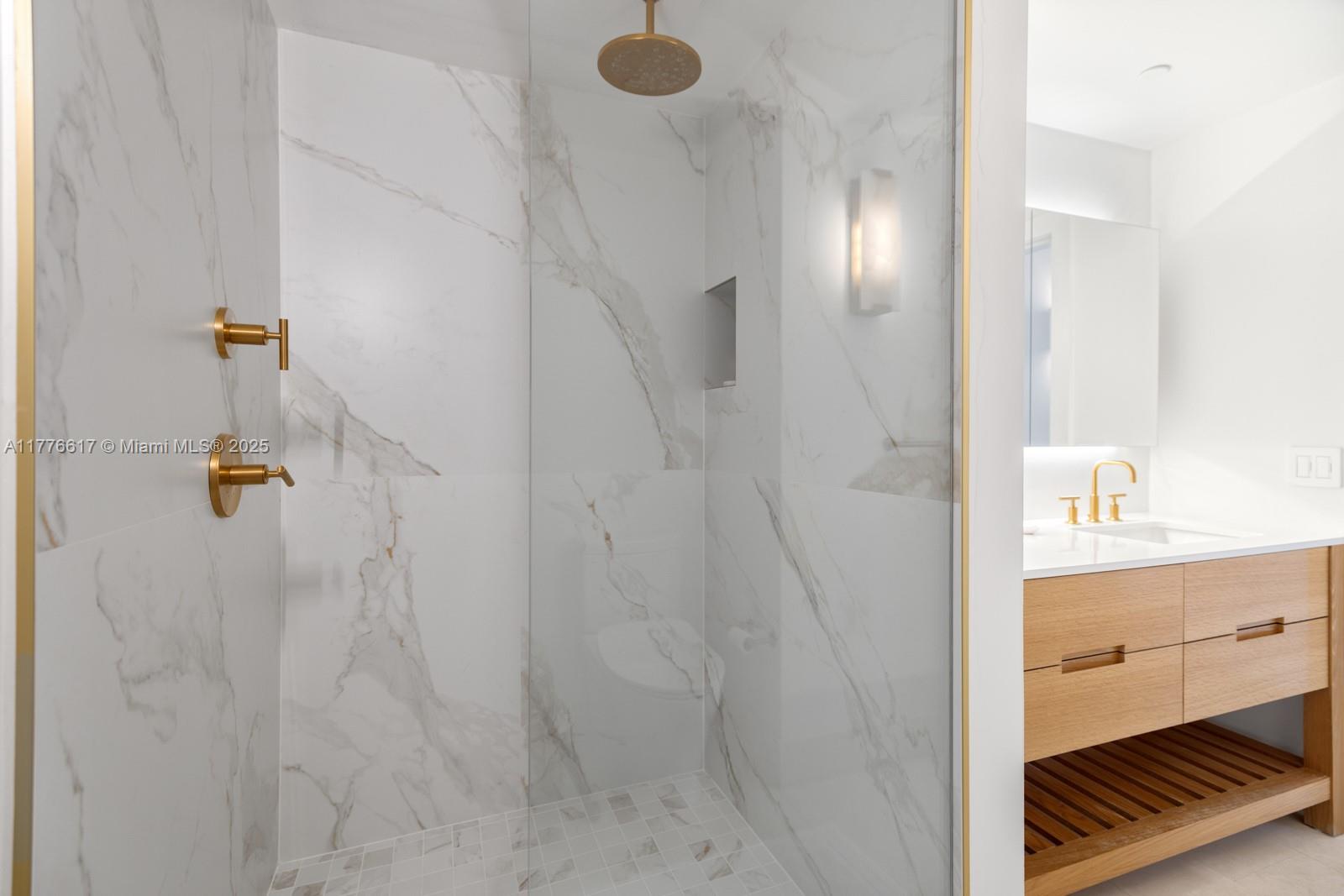 KENILWORTH CONDO - Residential