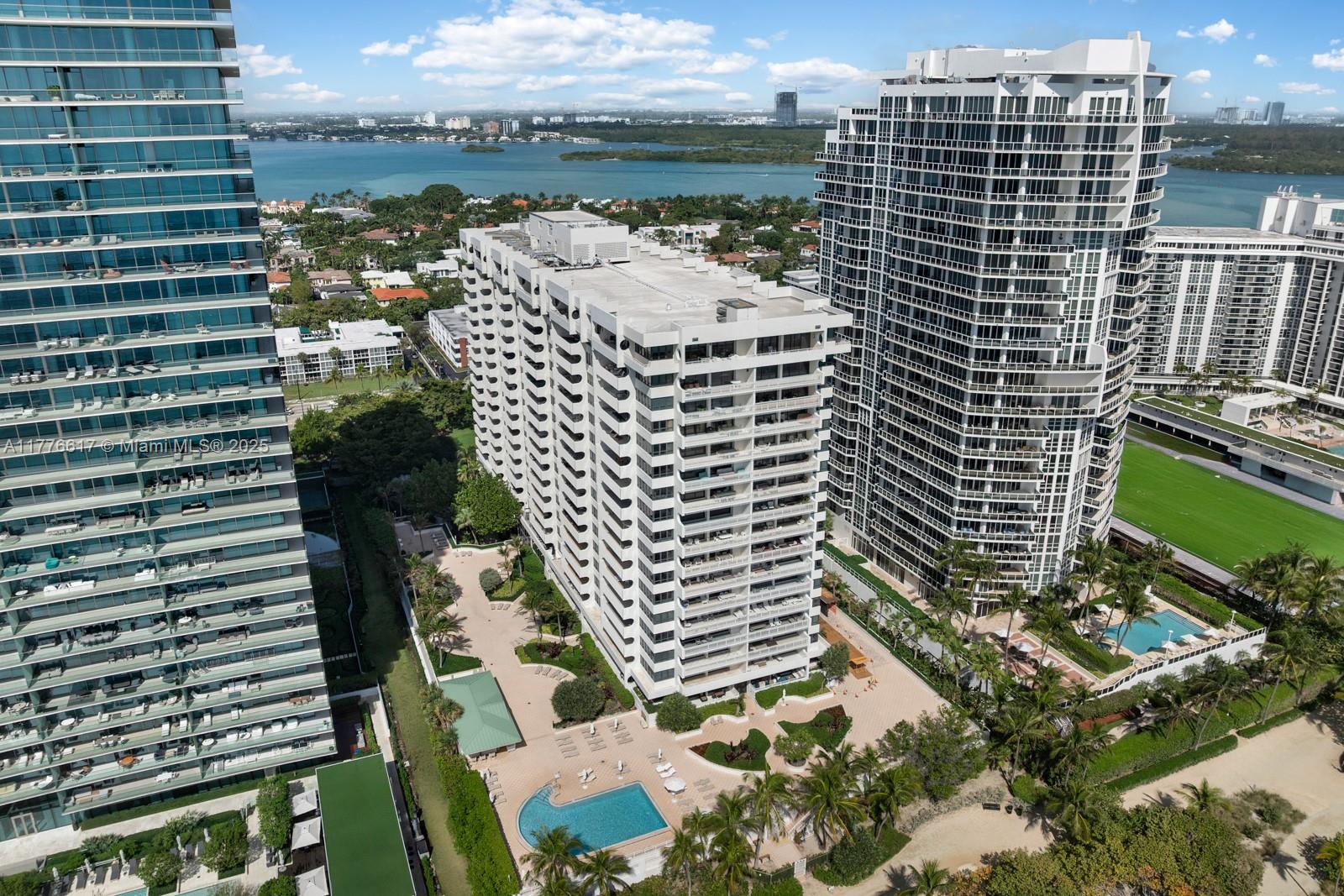 KENILWORTH CONDO - Residential