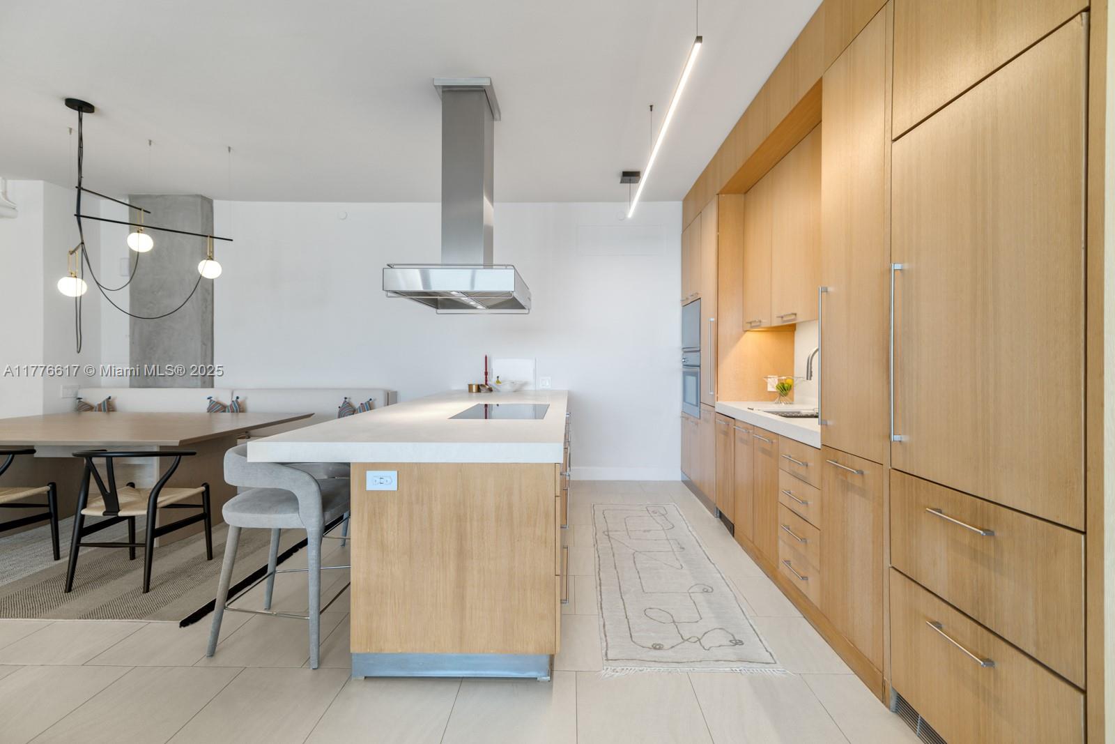 KENILWORTH CONDO - Residential