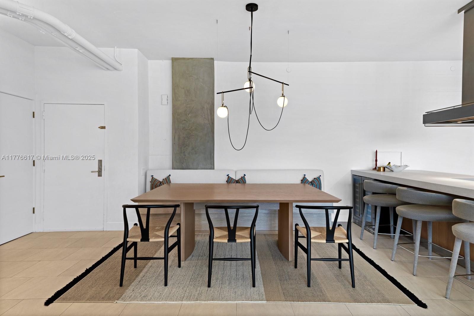 KENILWORTH CONDO - Residential