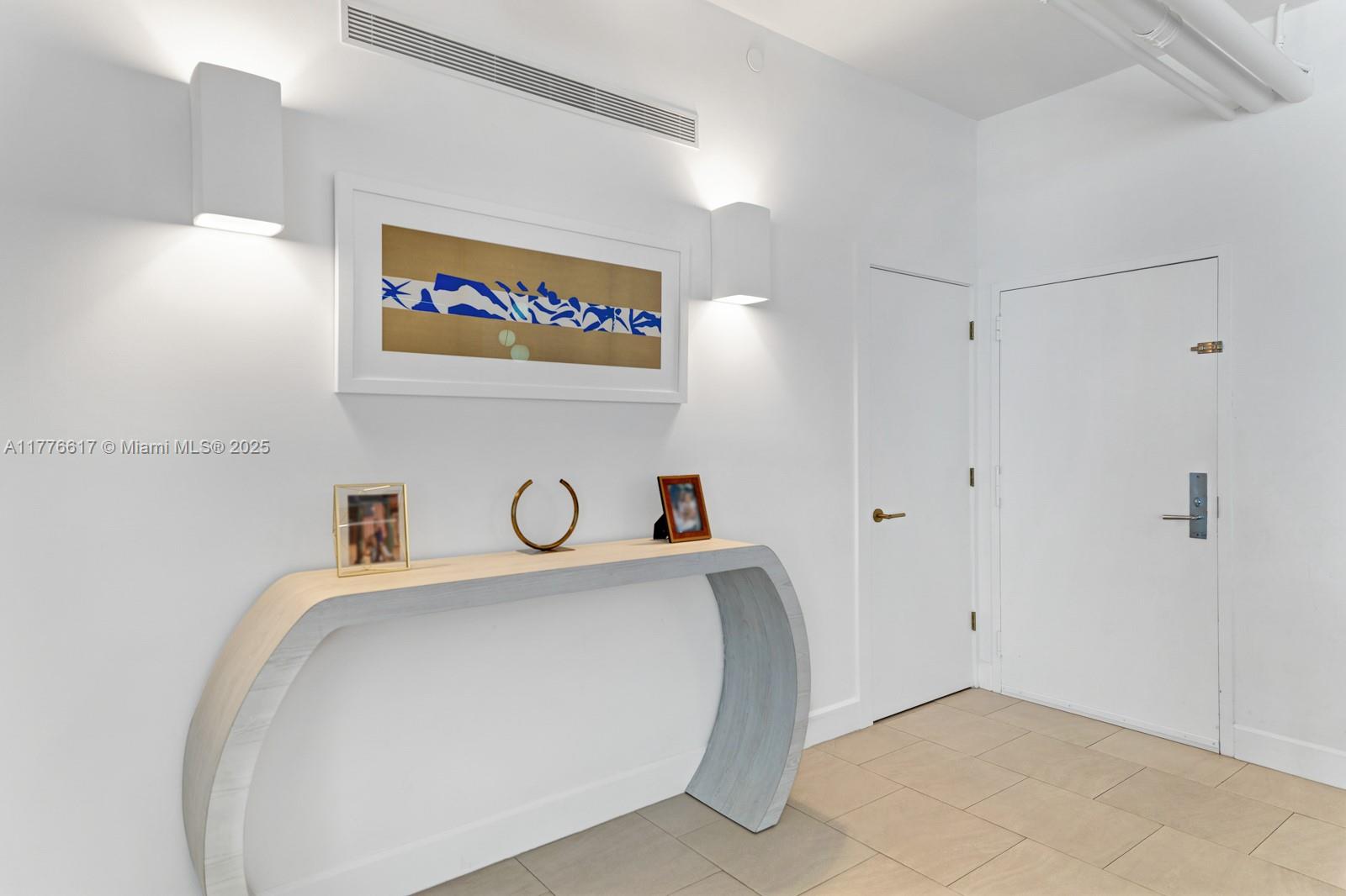 KENILWORTH CONDO - Residential