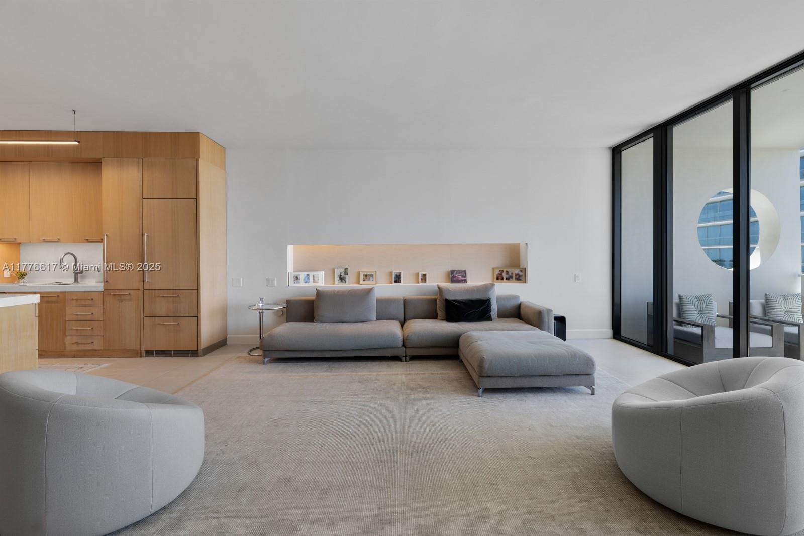 KENILWORTH CONDO - Residential