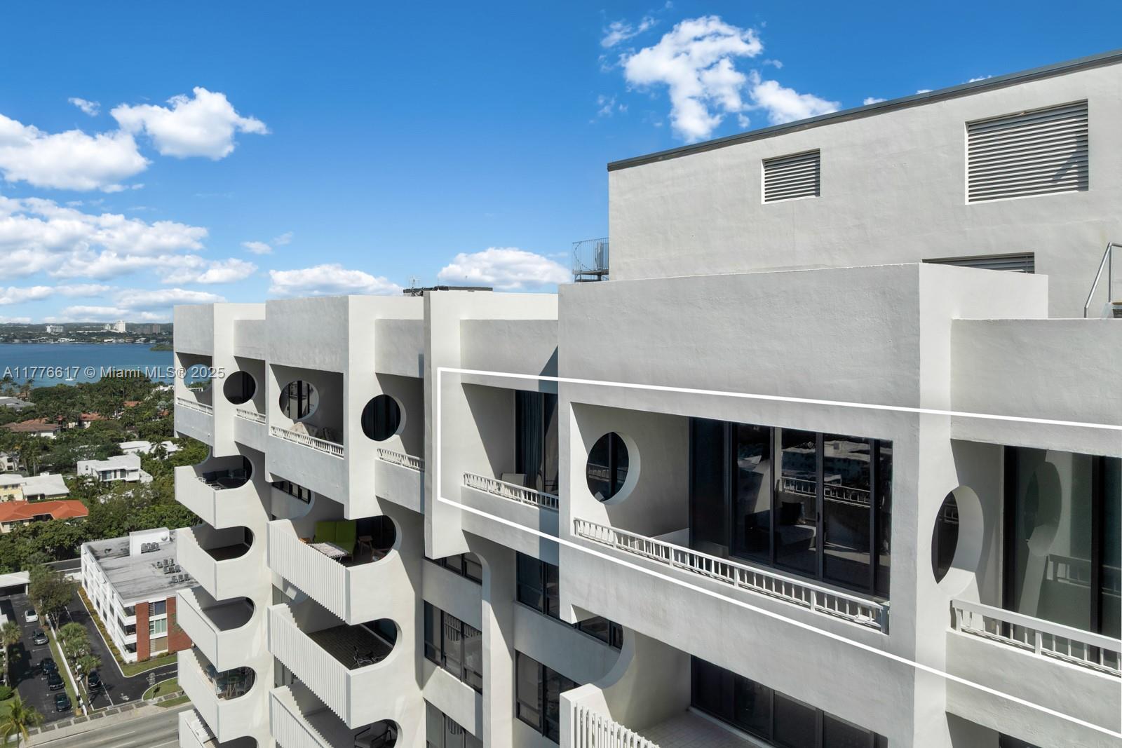 KENILWORTH CONDO - Residential