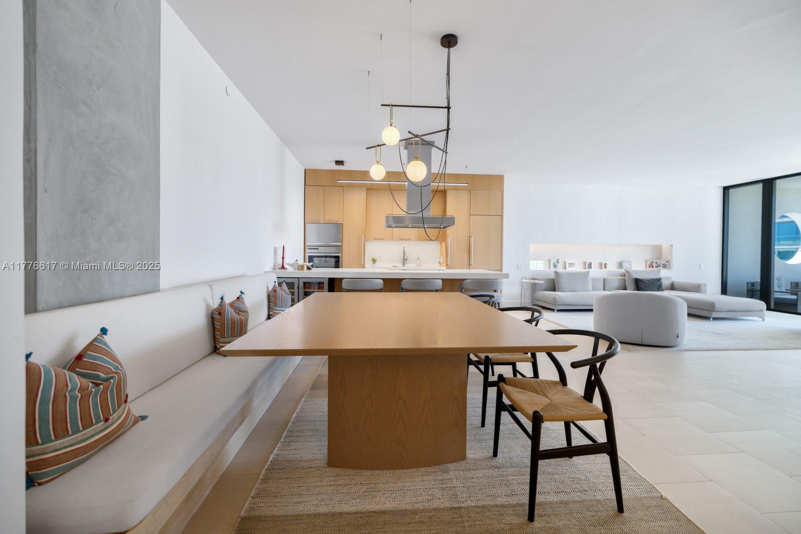 KENILWORTH CONDO - Residential