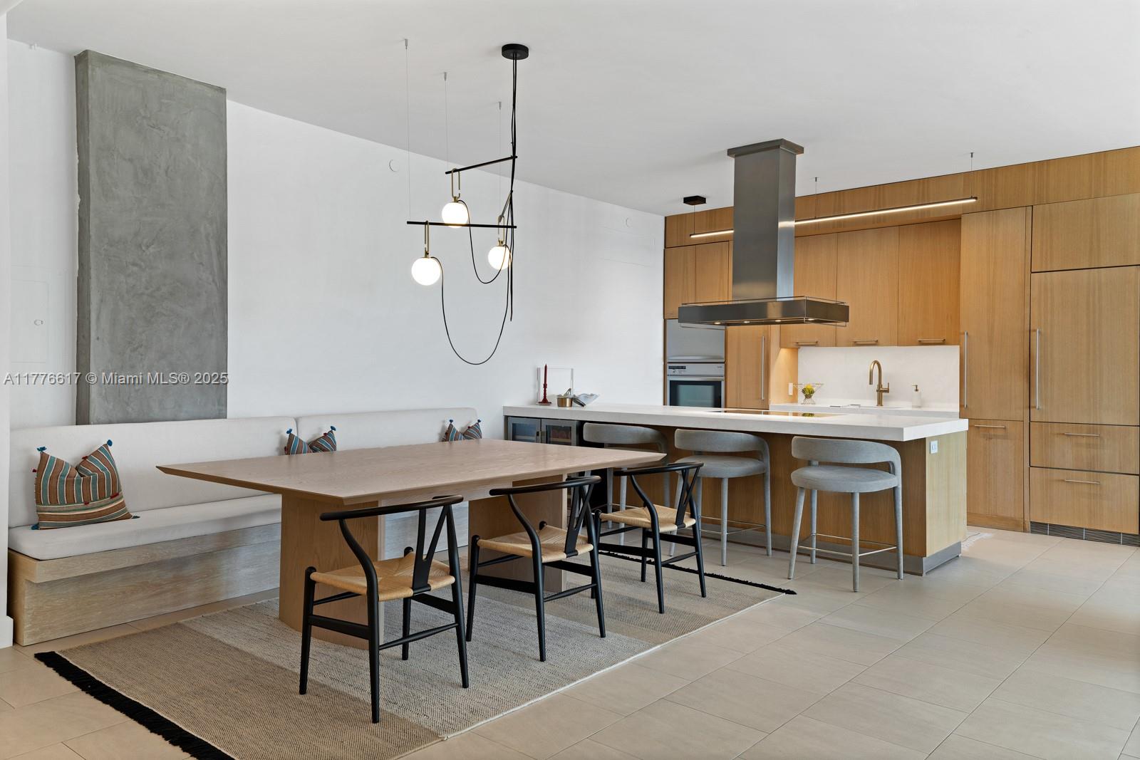 KENILWORTH CONDO - Residential