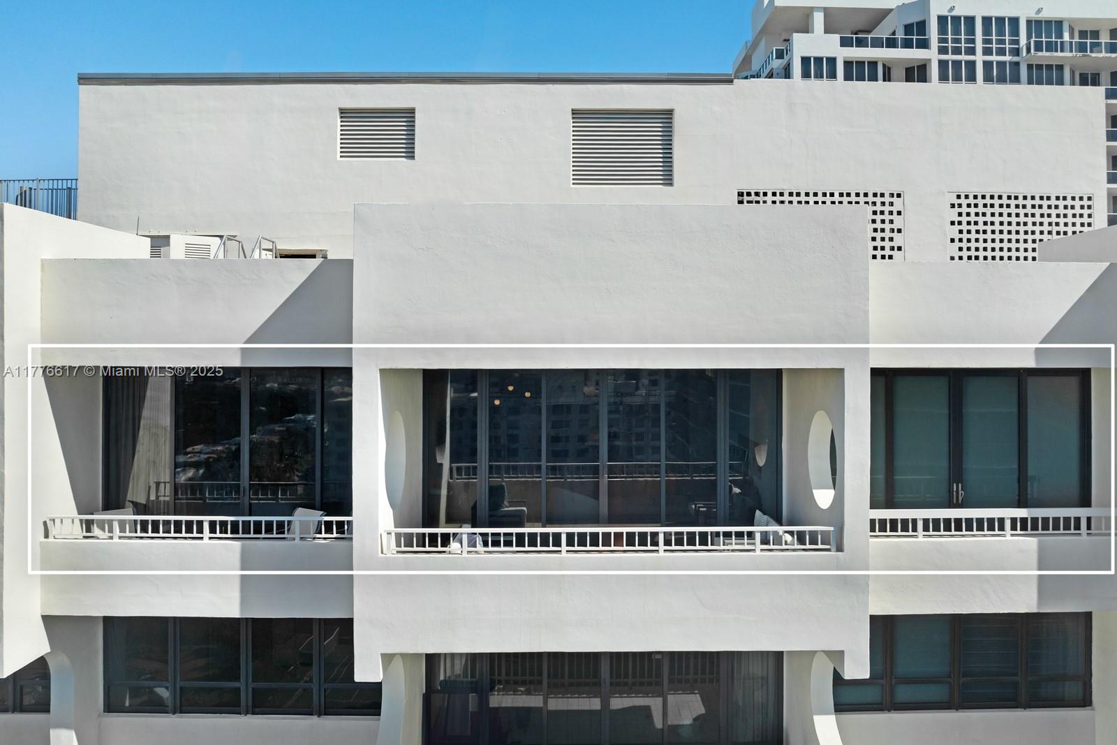 KENILWORTH CONDO - Residential