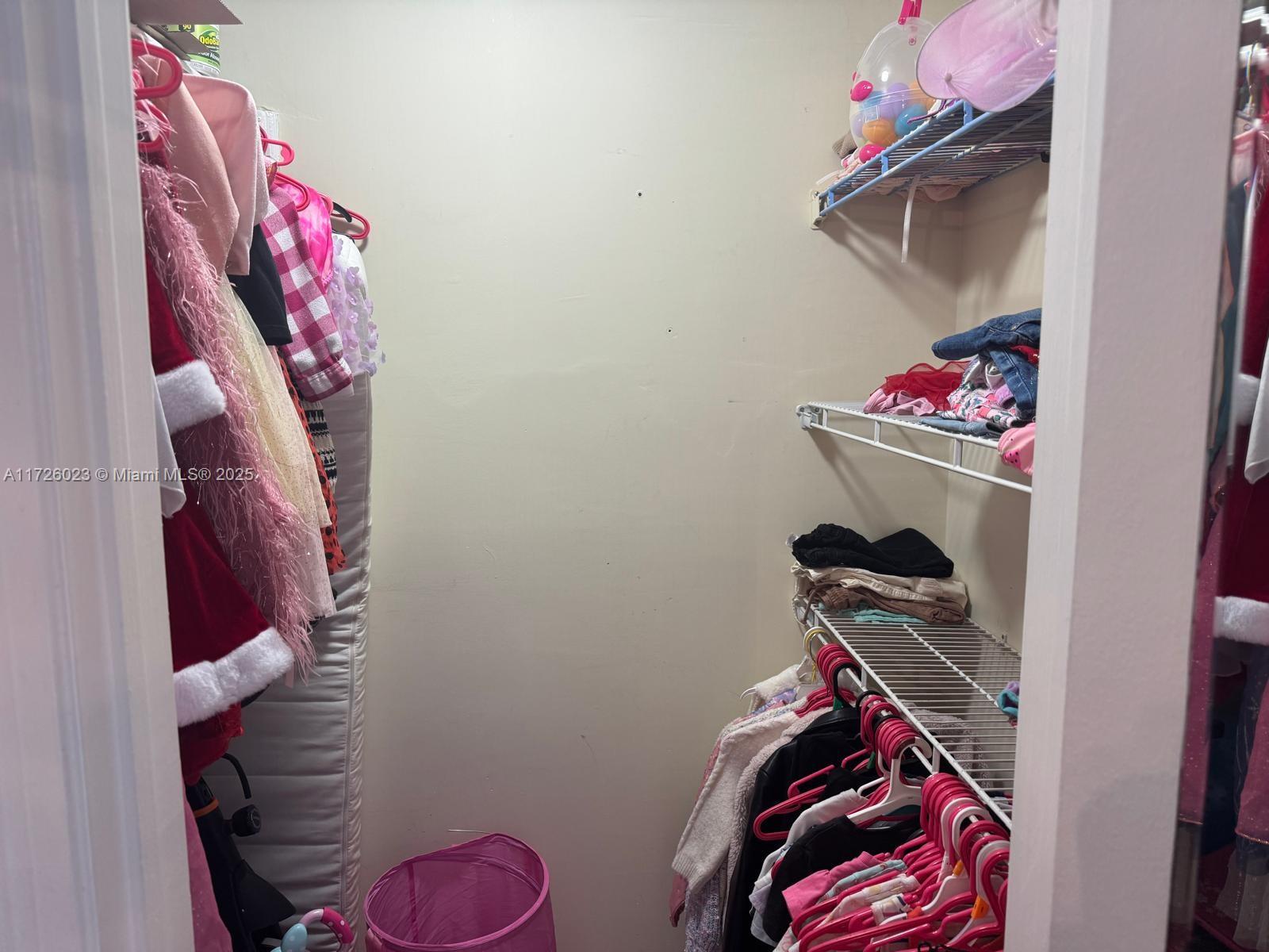 SAVANNAH AT RIVERSIDE CON - Residential