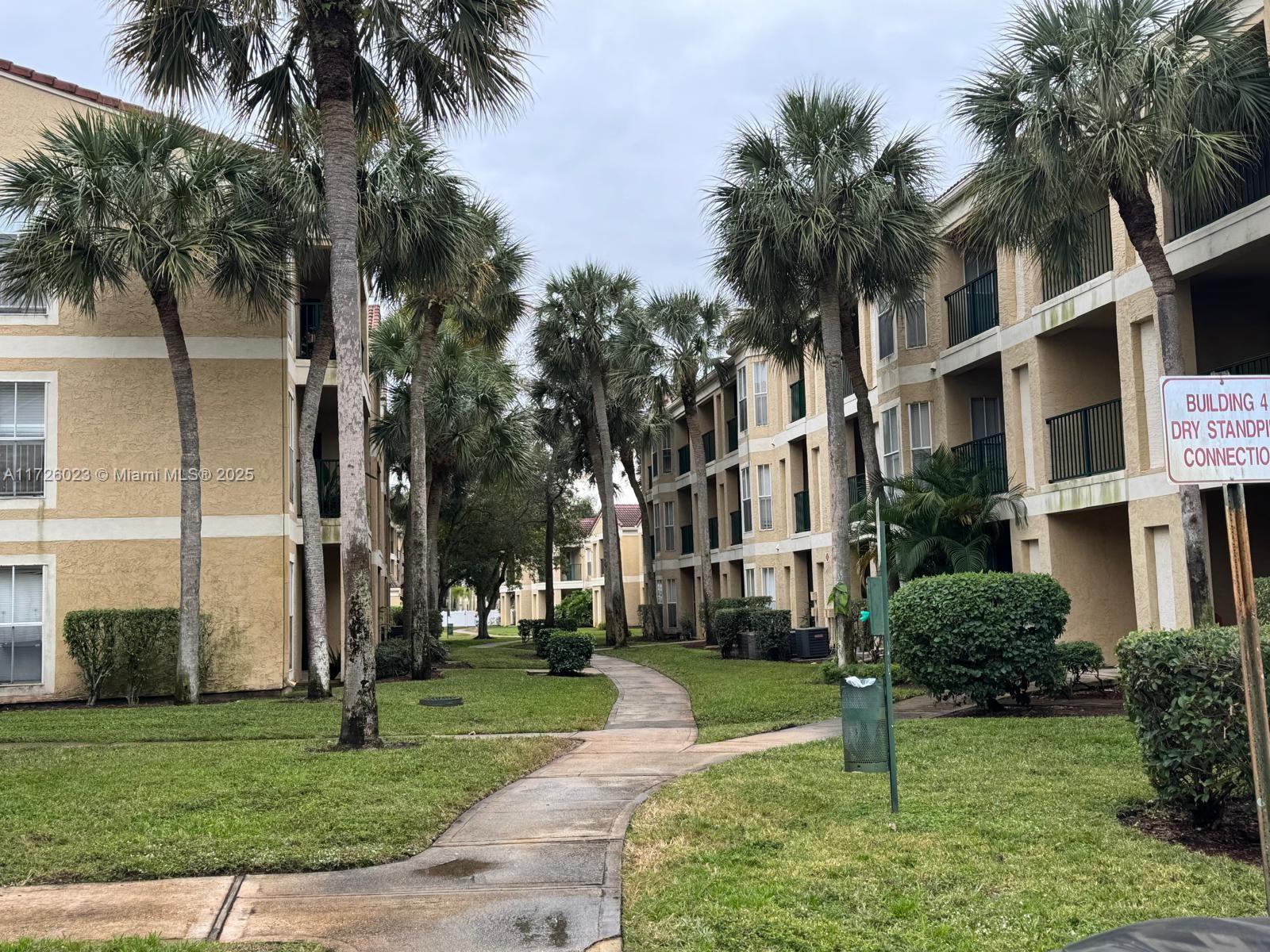 SAVANNAH AT RIVERSIDE CON - Residential