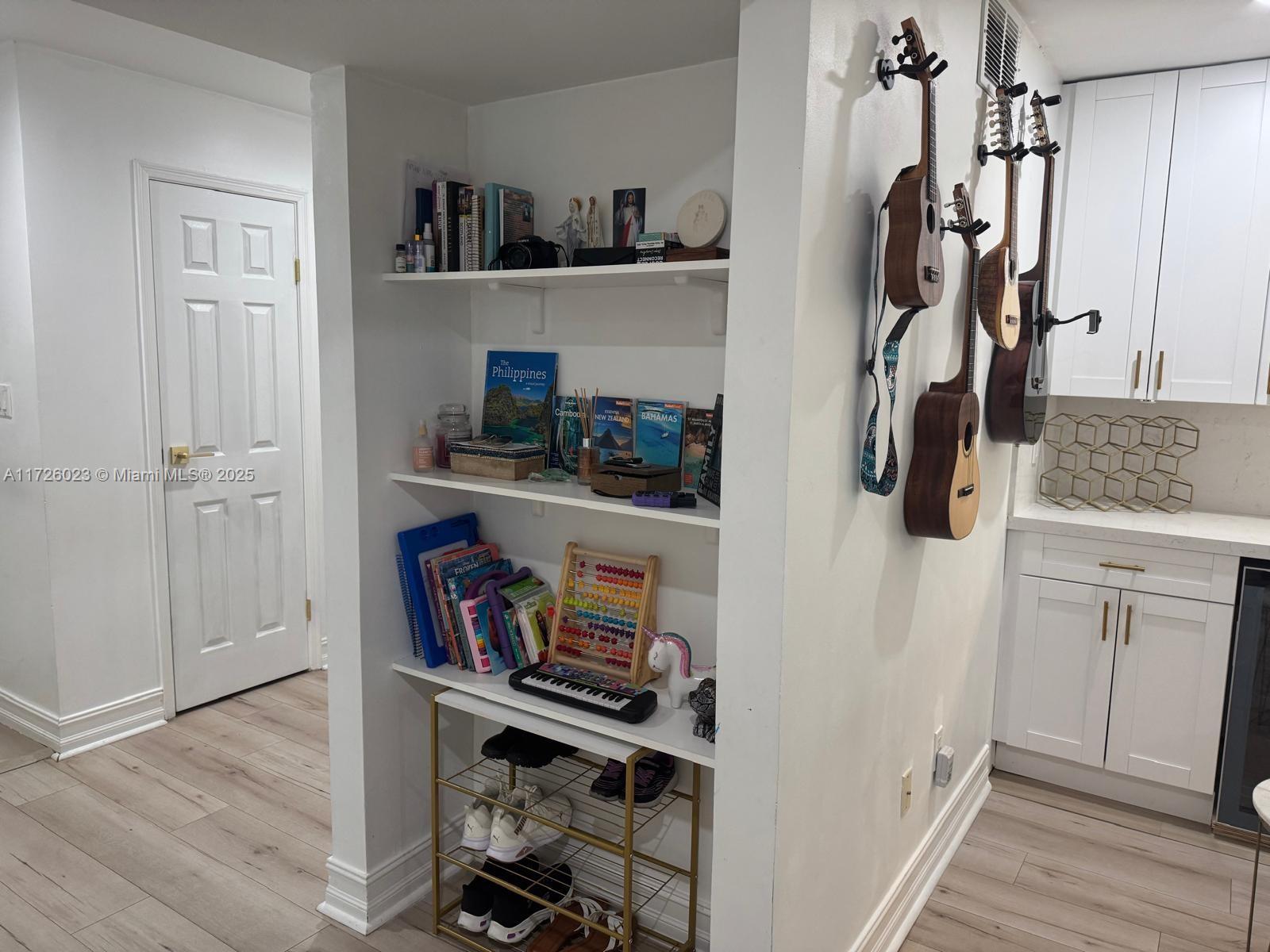 SAVANNAH AT RIVERSIDE CON - Residential