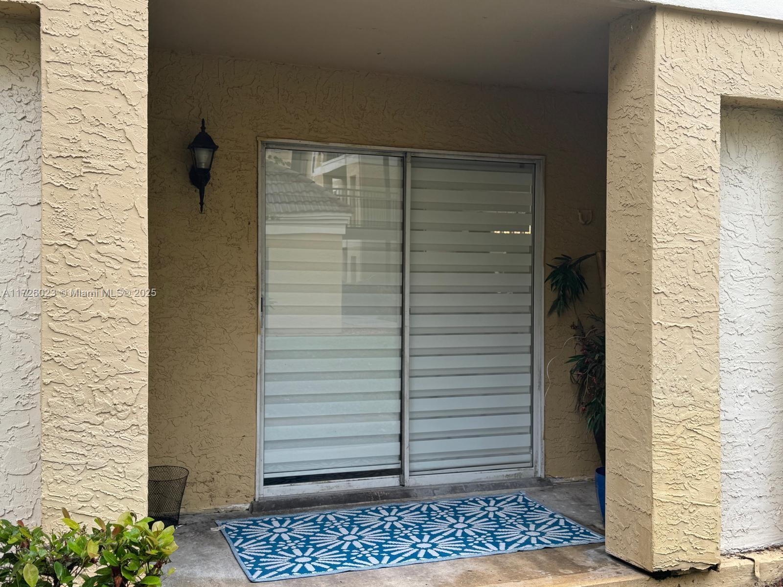 SAVANNAH AT RIVERSIDE CON - Residential