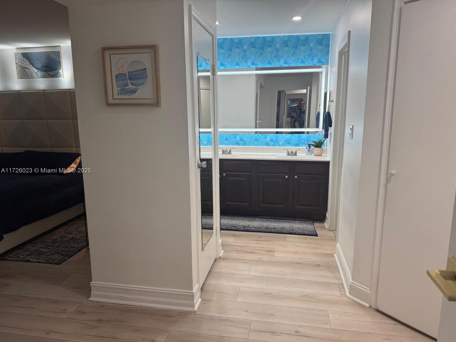 SAVANNAH AT RIVERSIDE CON - Residential