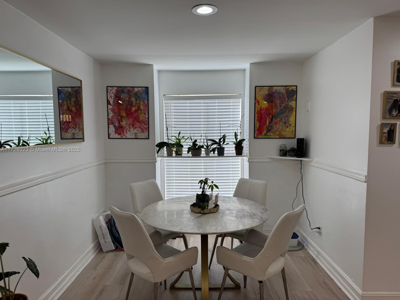 SAVANNAH AT RIVERSIDE CON - Residential