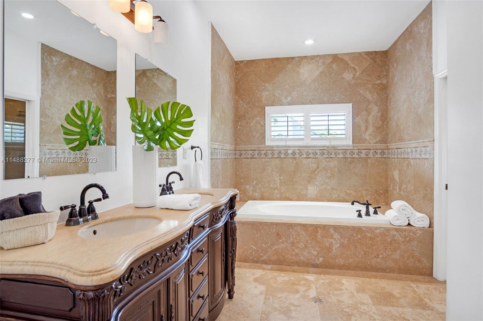 KENDAL GREEN HOMESITES - Residential