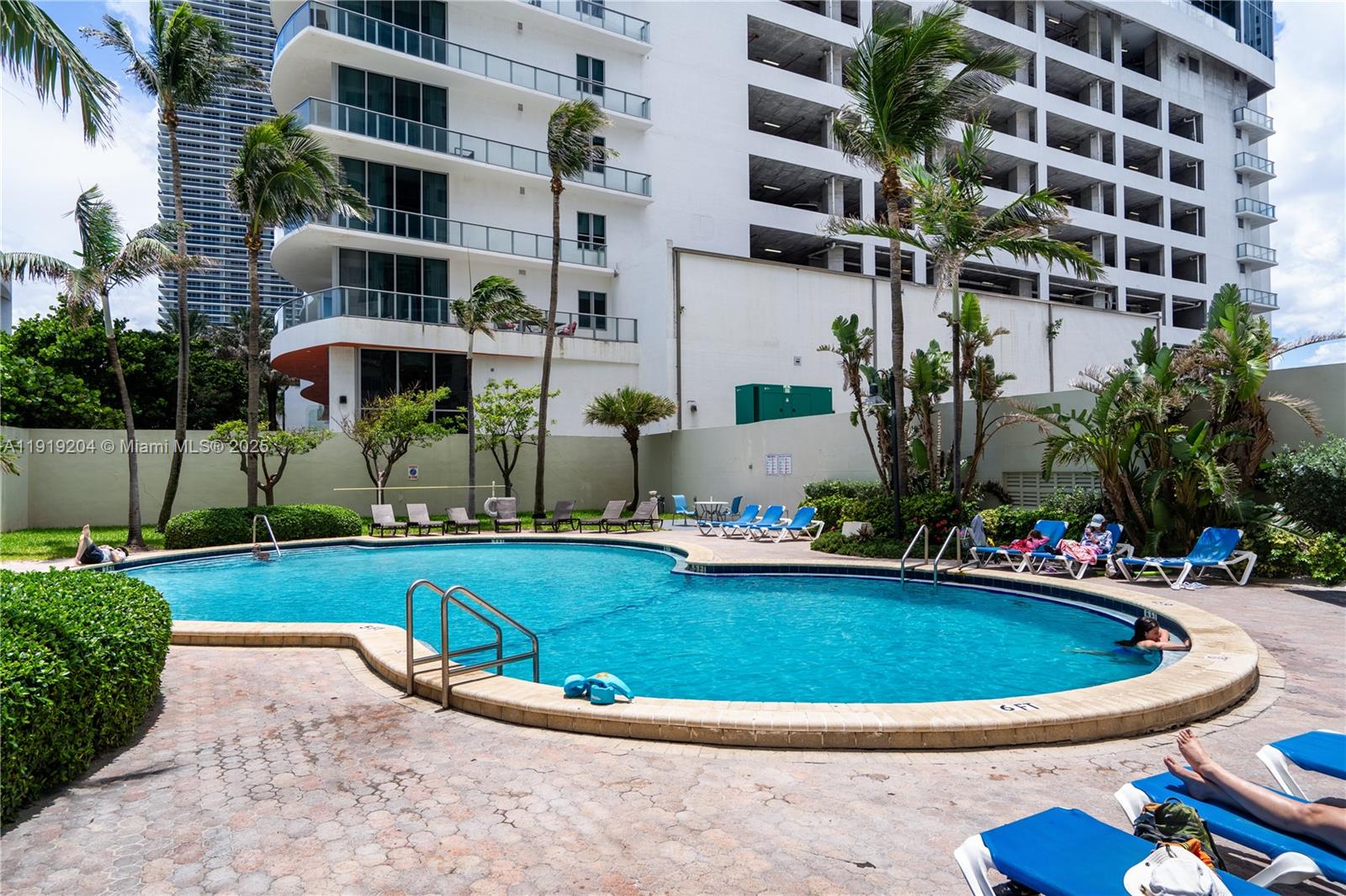 SIAN OCEAN RESIDENCES CON - Residential