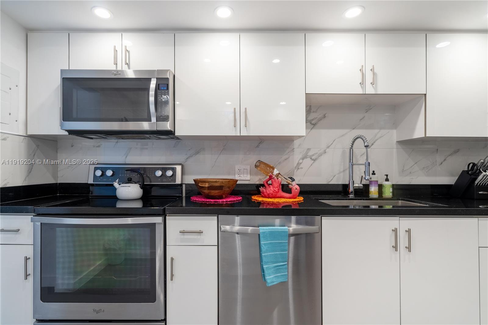 SIAN OCEAN RESIDENCES CON - Residential