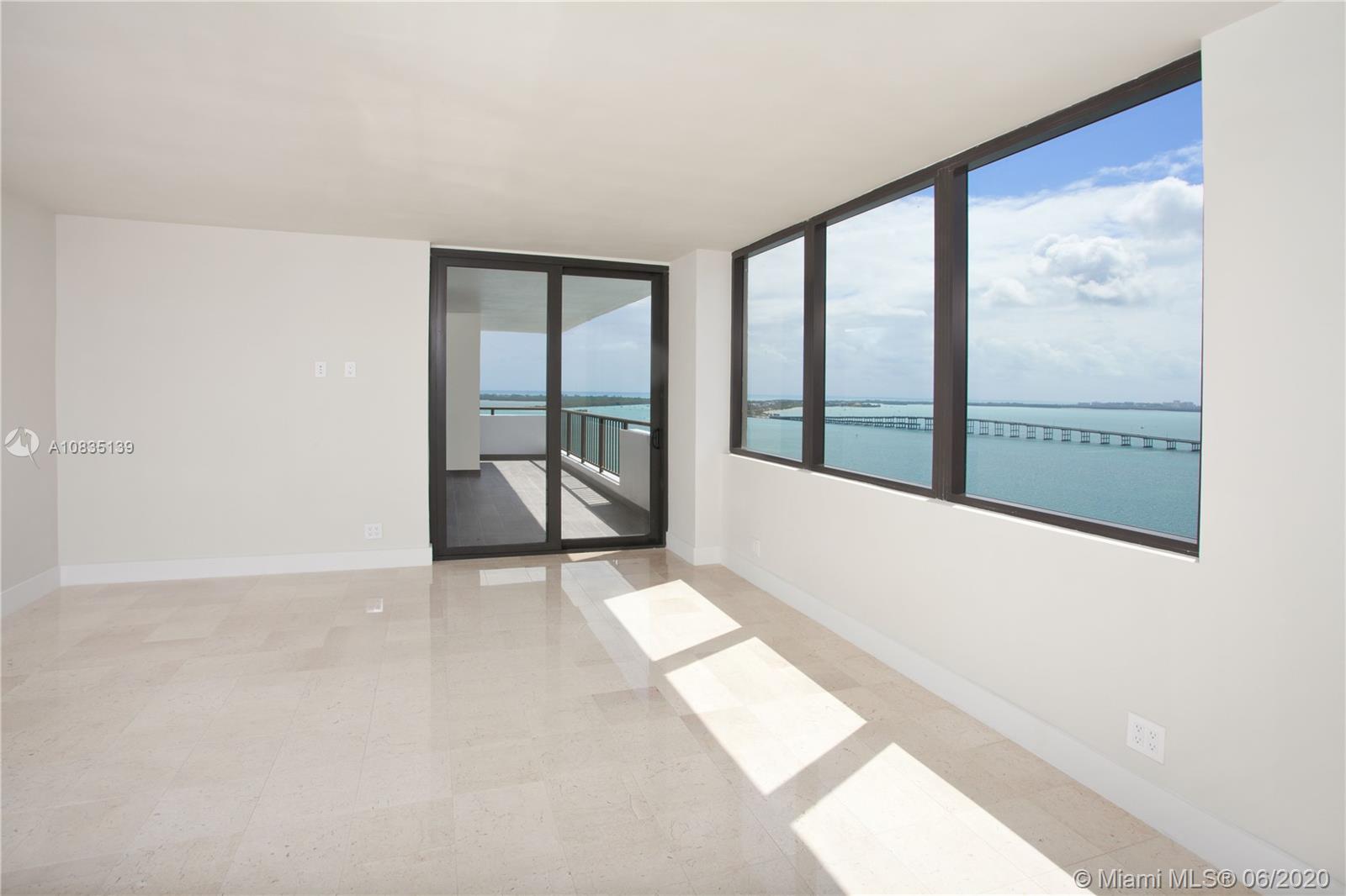 VILLA REGINA CONDO - Residential