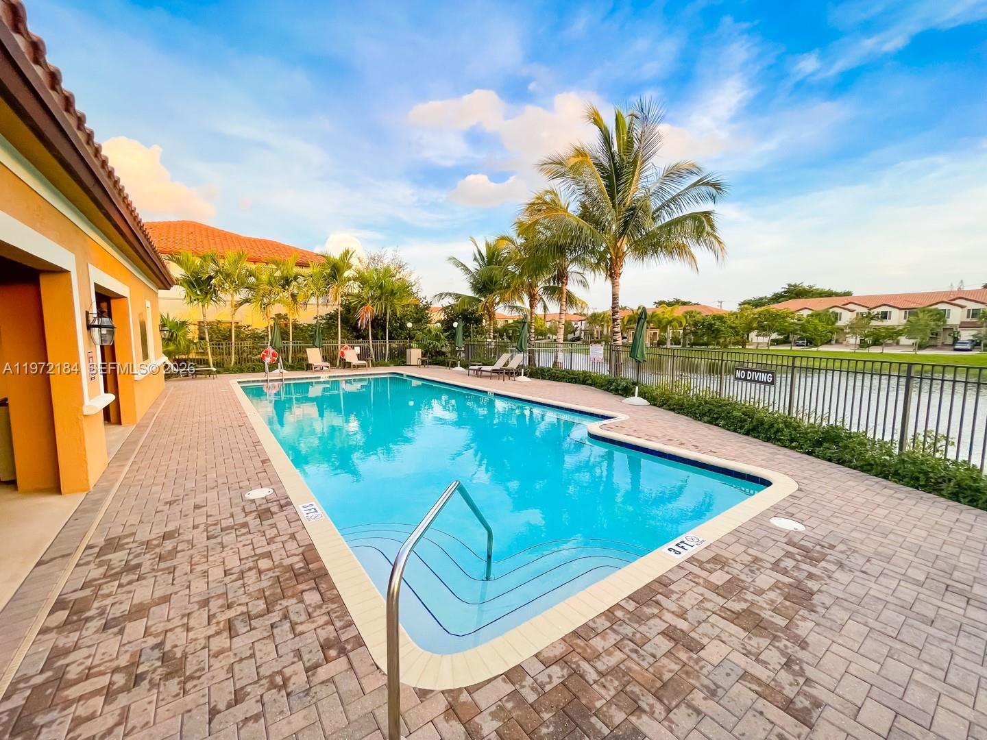 ASHTON PARC - Residential